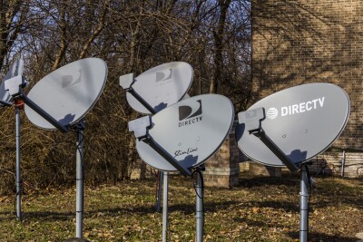 Lafayette,-,Circa,February,2017:,Several,Directv,Satellite,Dishes.,Directv