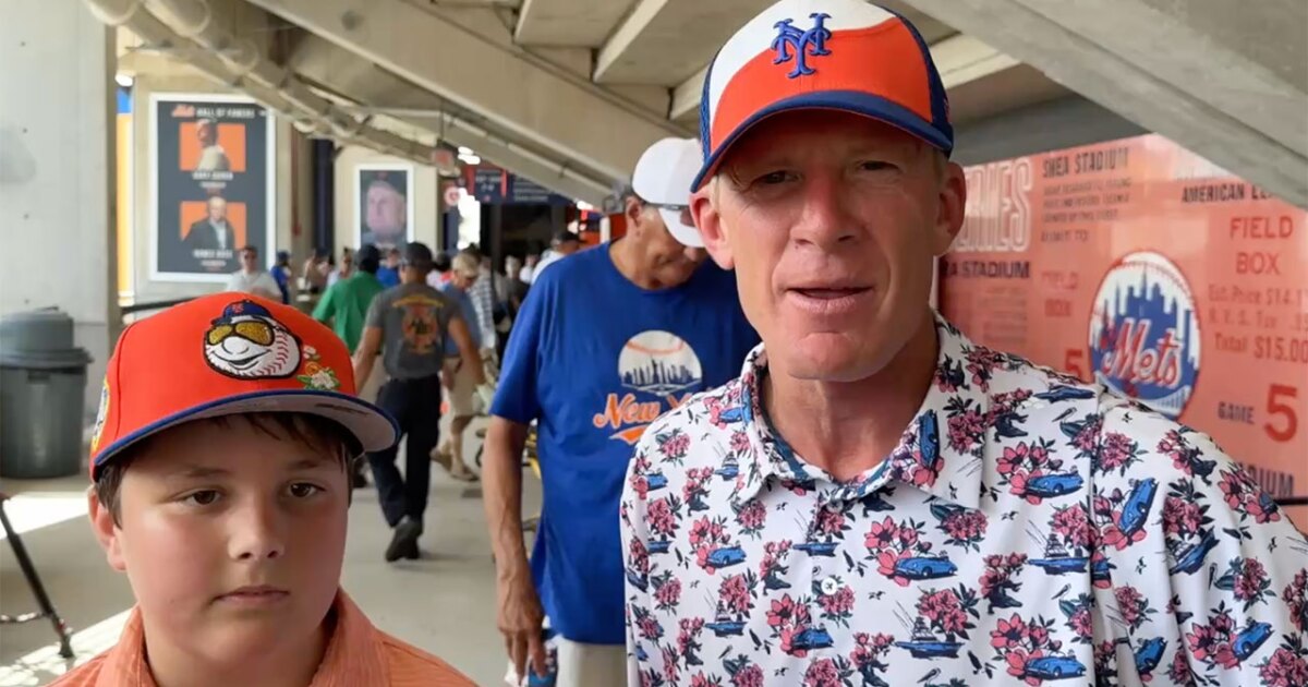 New York baseball fans pack Clover Park for Mets-Yankees spring training game