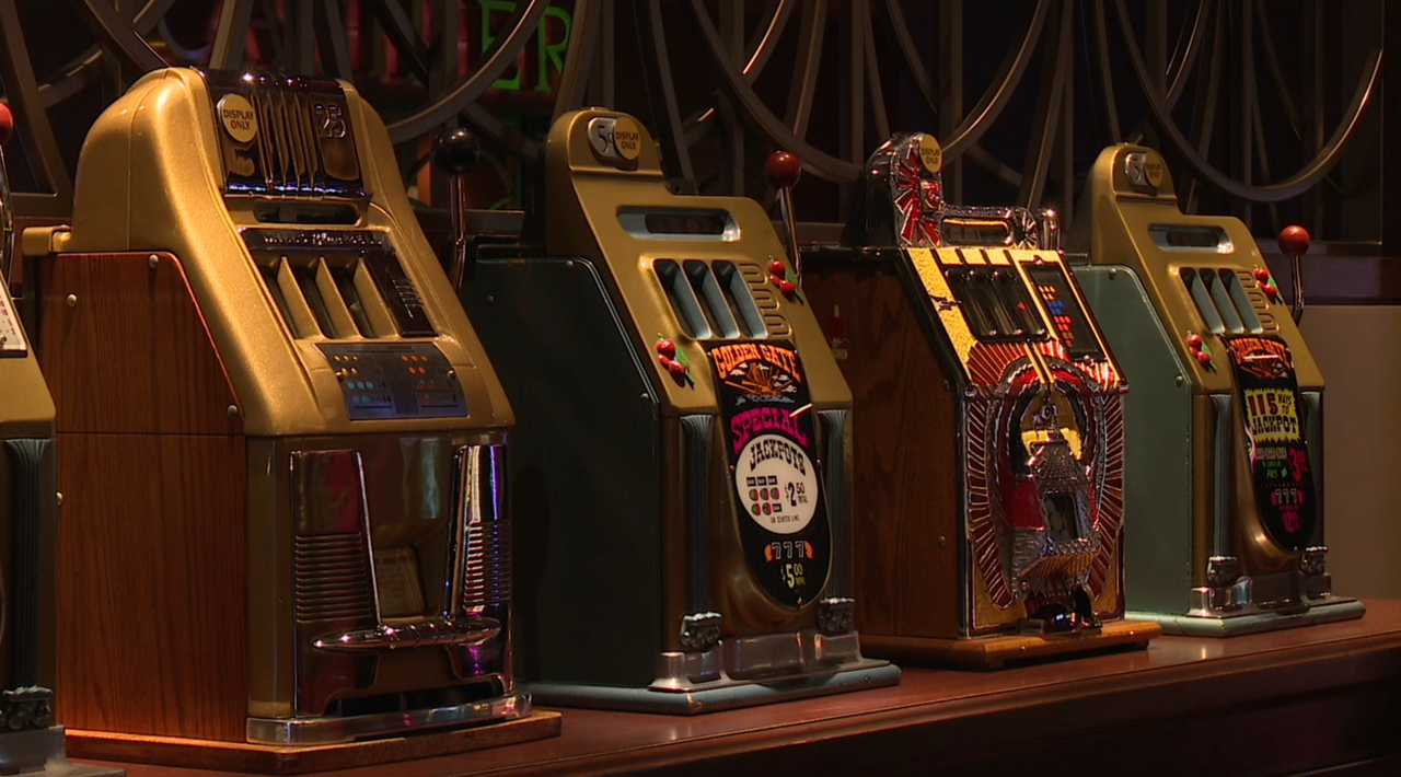 Oldest Las Vegas hotel celebrates milestone 120th anniversary on Fremont Street