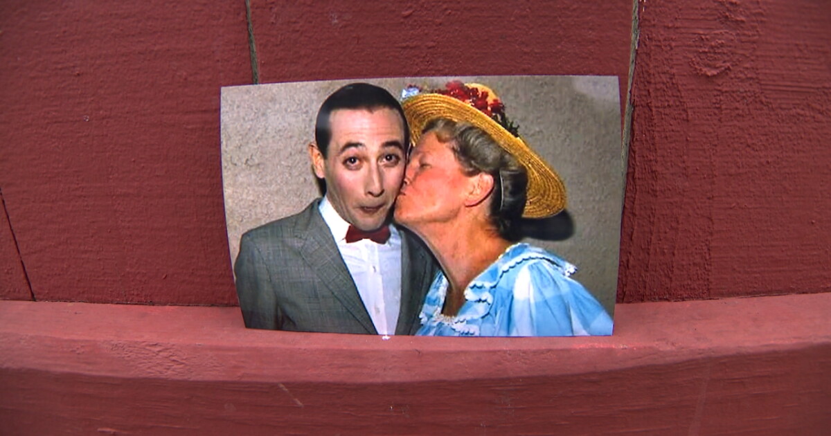 The story of Pee-wee Herman and Minnie Pearl, an unlikely Nashville friendship - Vimarsana News