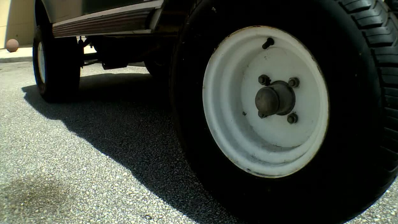 A golf cart in Delray Beach on Aug. 15, 2022.jpg