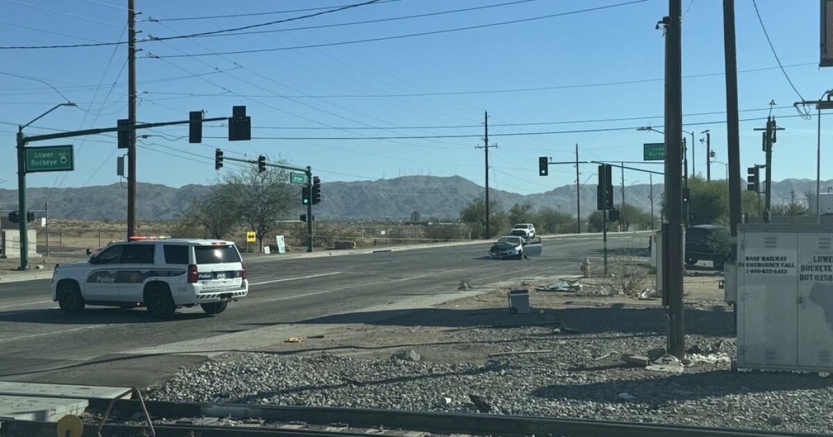 Woman and infant dead, three other children hurt in central Phoenix crash