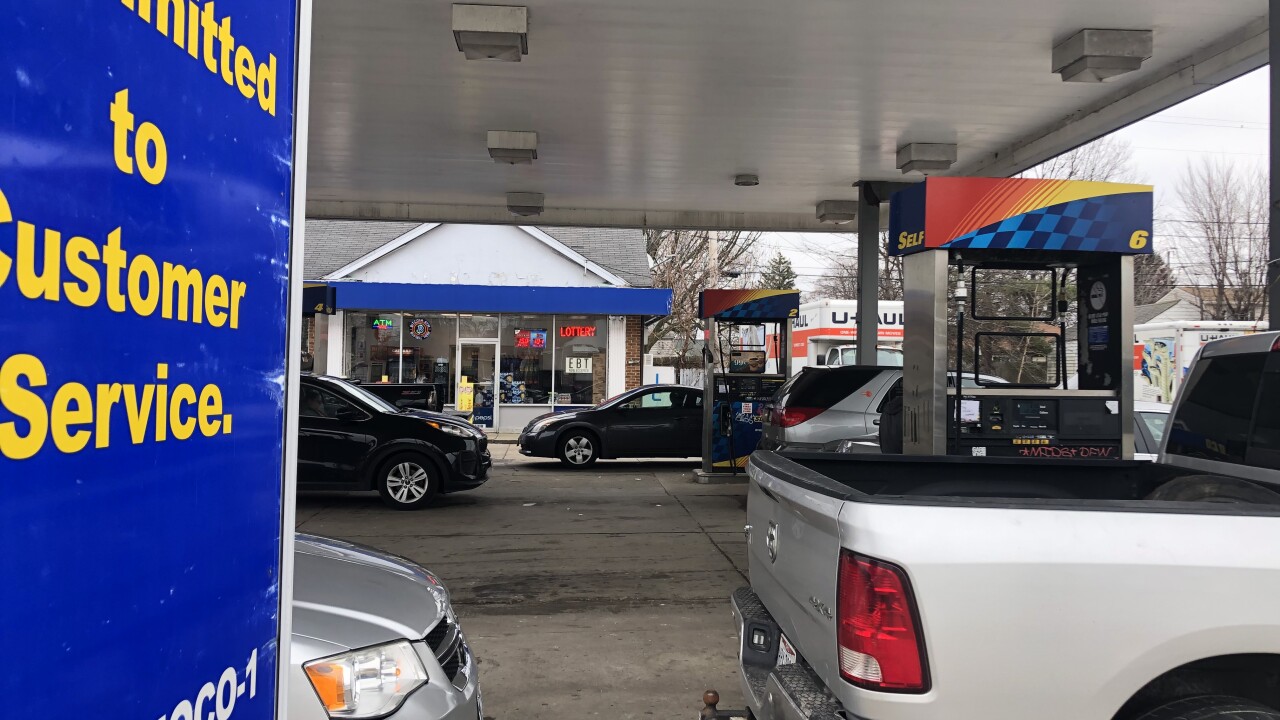 Gas prices in Ohio average 1.76 per gallon, some of the lowest prices