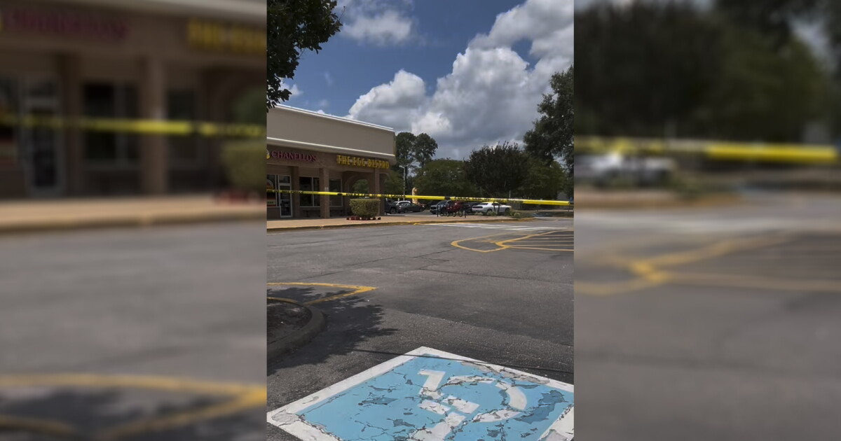 Person barricaded in car at Strawbridge Marketplace