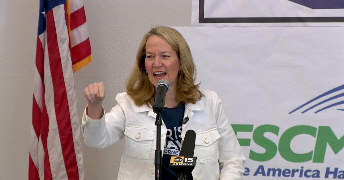 'Every vote matters': Kris Mayes, Katie Hobbs rally union organizers