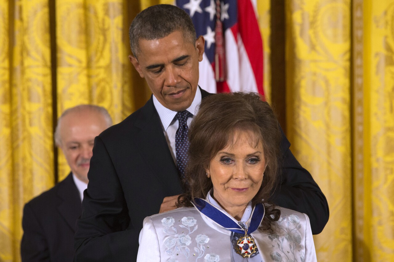 Obit Loretta Lynn