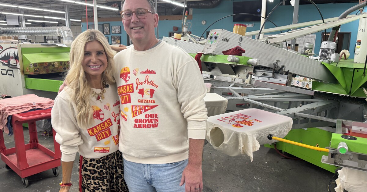 Kansas City T-shirt businesses collaborate for Giving Tuesday