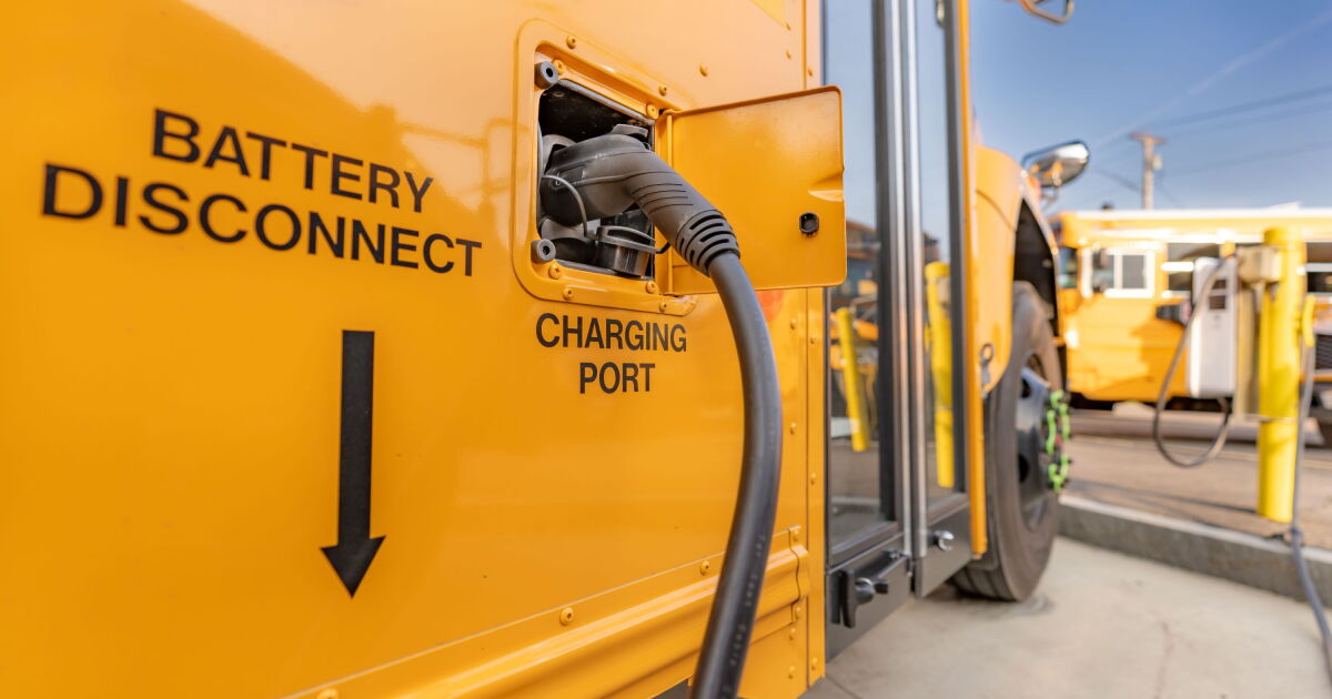Electric-powered school buses coming to Cincinnati due to EPA grants - Vimarsana News