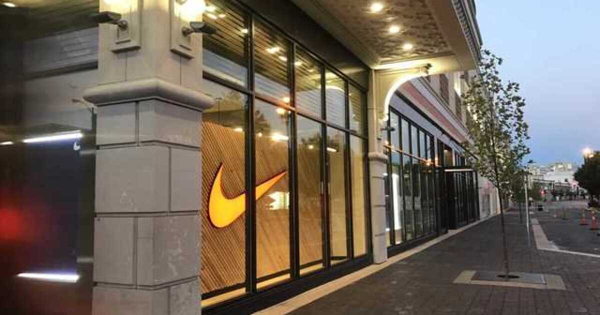 connaught place nike showroom