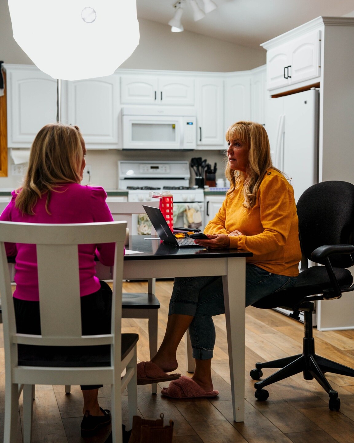 SINGLE MOMS CARLA AT TABLE.jpg