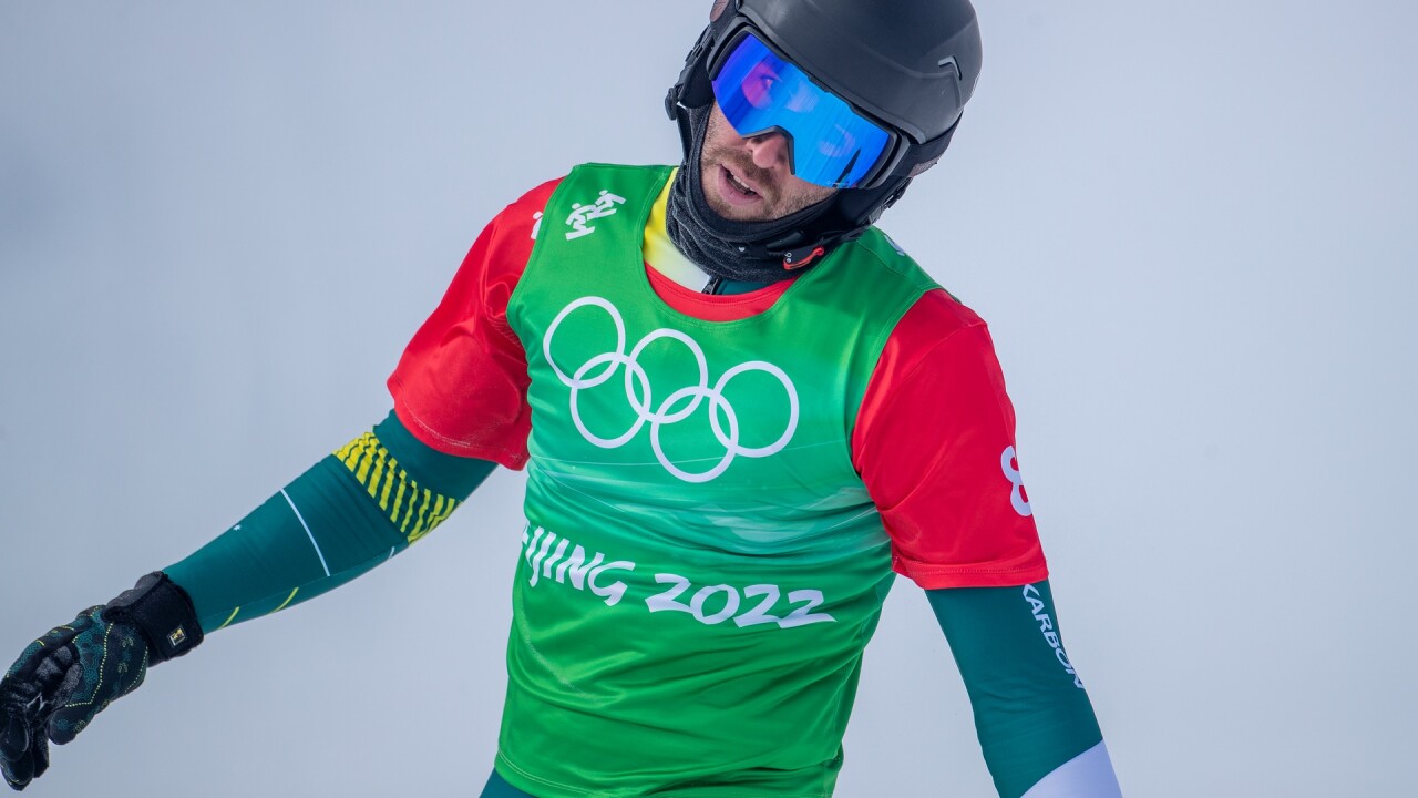 Australian snowboarder Cameron Bolton airlifted to hospital with broken neck