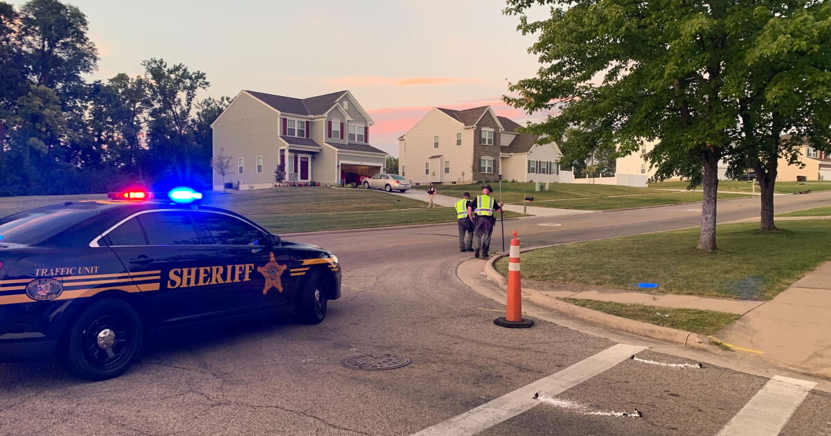 PD: Bicyclist struck during hit-and-run in Forest Park - Vimarsana News