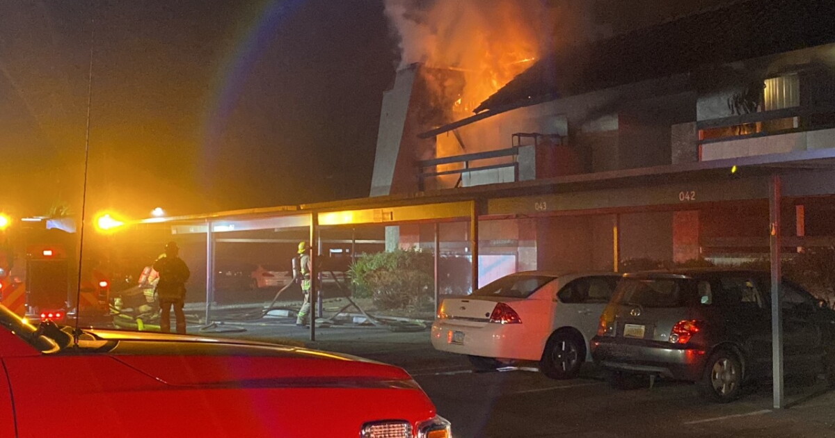 16 displaced after apartment complex fire in north Phoenix