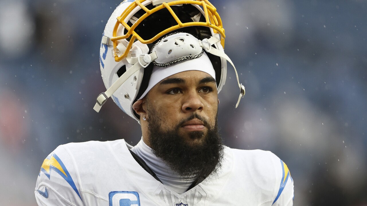 Chargers Patriots Football