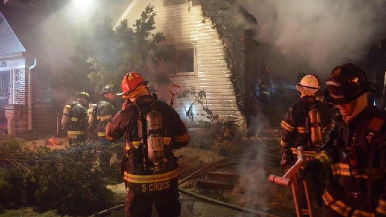 PHOTOS: 2 houses catch fire on English Avenue