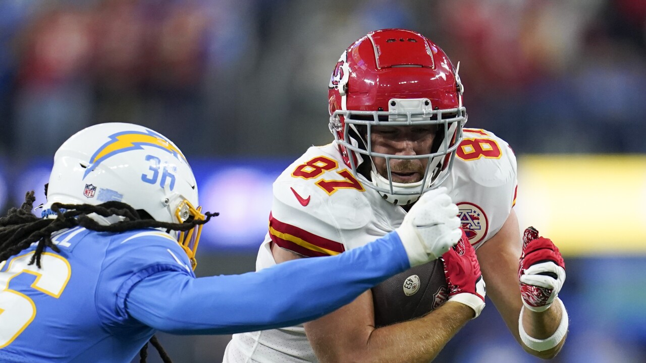 Travis Kelce posts career day in Chiefs' win over Chargers