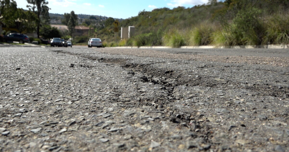 San Carlos neighbors upset with pothole problem - Vimarsana News