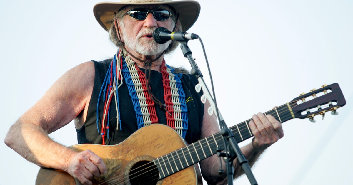 Willie Nelson looks back on 7 decades of songwriting in new book - Vimarsana News