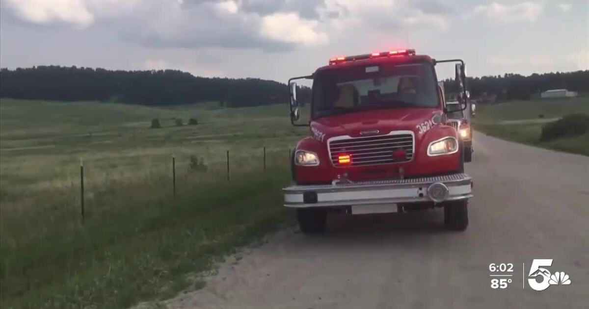 Crews contain wildfire northeast of Peyton