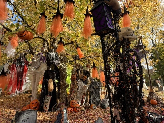 Heggs Halloween Display