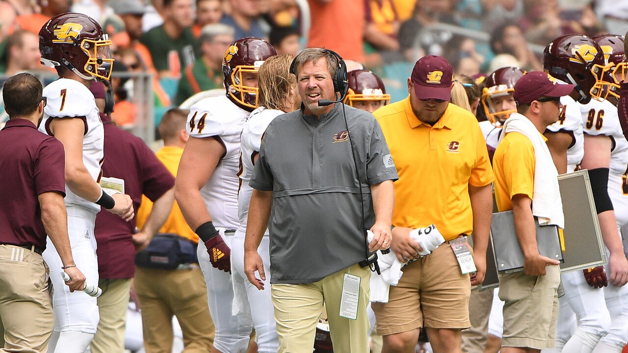Central Michigan Coach Jim Mcelwain Named Mac Coach Of The Year