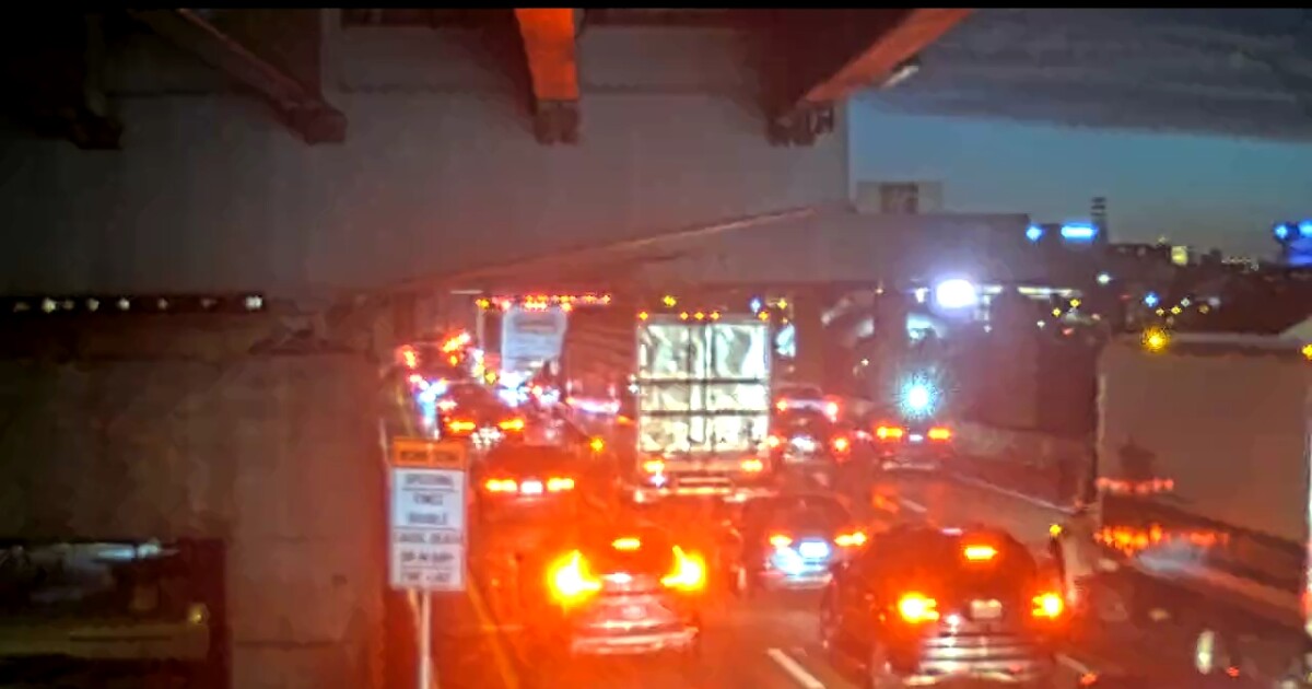 Northbound lanes of I-75 closed at Brent Spence Bridge for crash