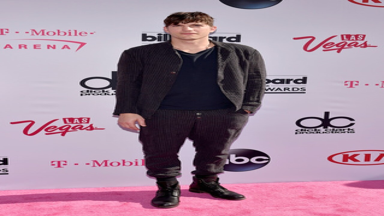 See best, worst looks from BBMA magenta carpet