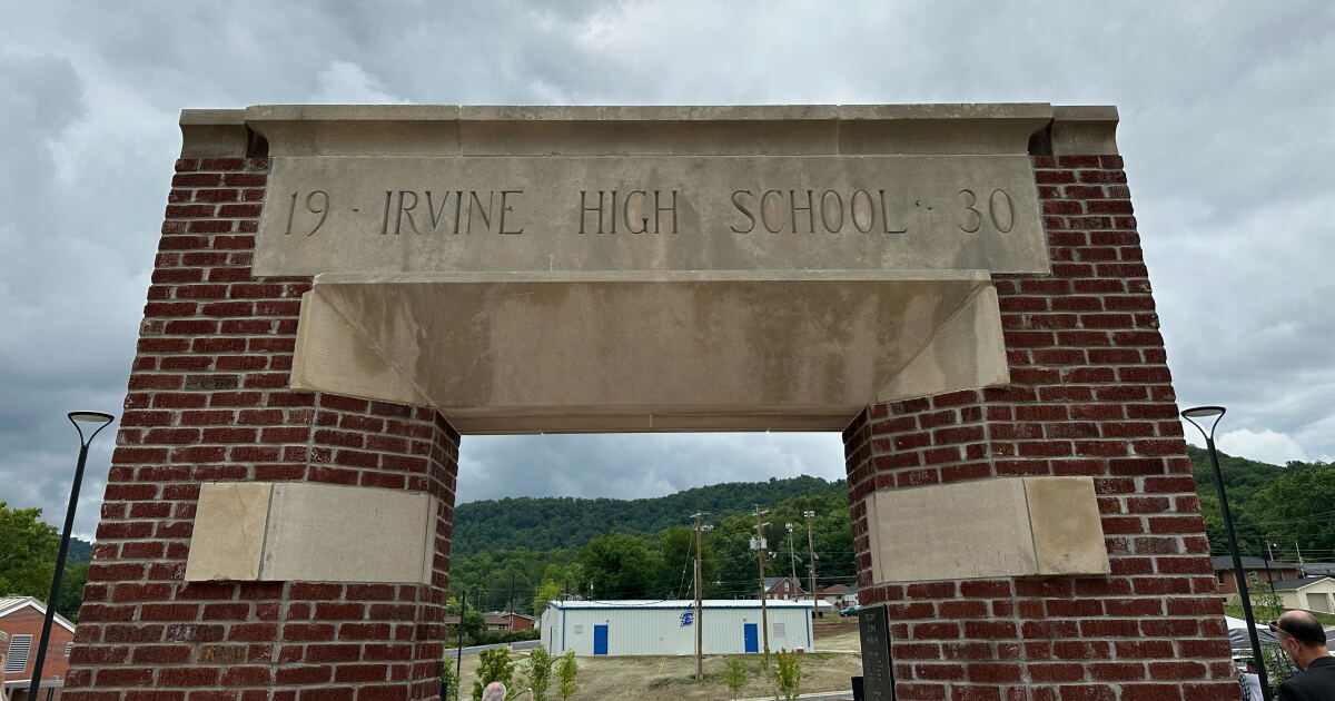 Estill County commemorates Irvine High School, new school improvements - Vimarsana News