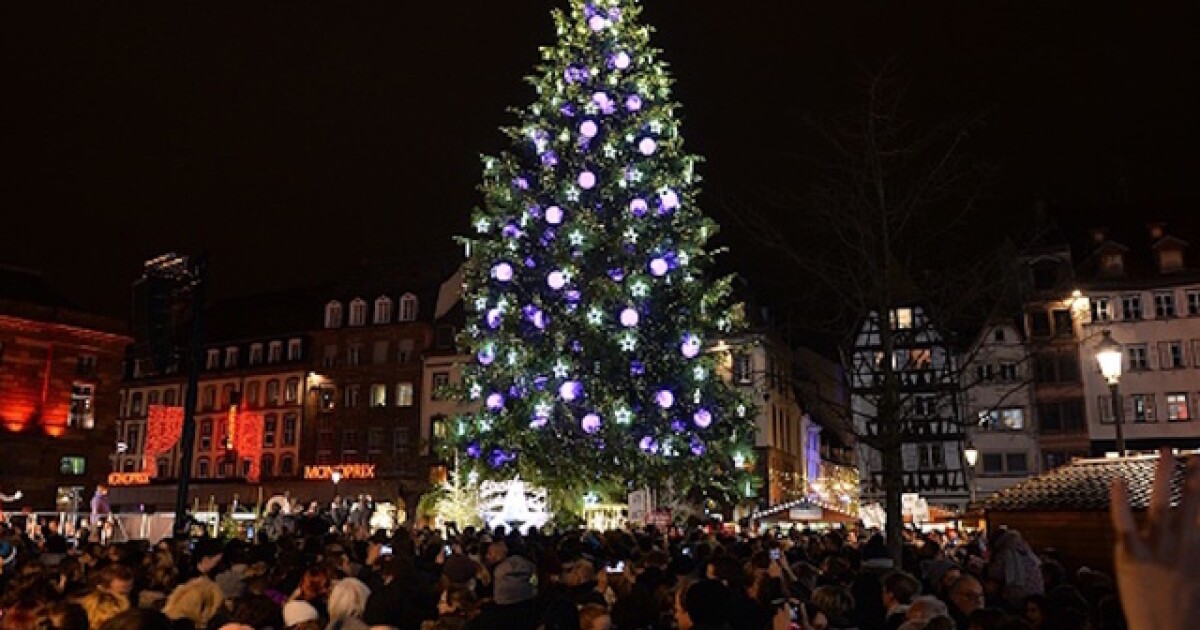 Town S Holiday Lights In Flux Over Code Violations Greenville Nh Christmas Light Contest 2021