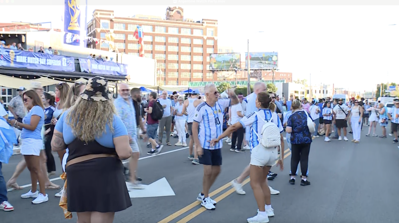 Argentina fans Café Corazón.png