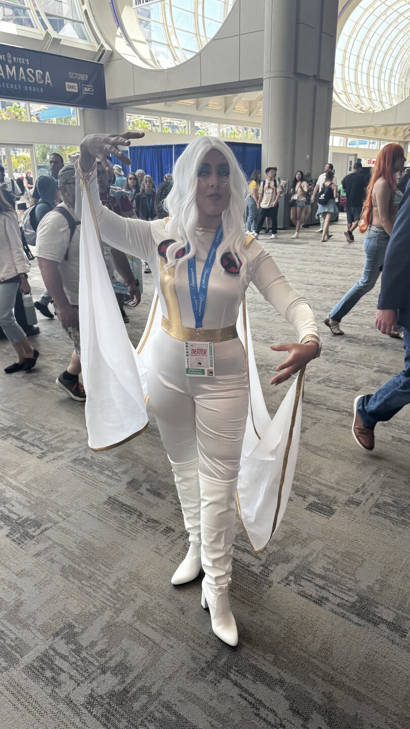 COSPLAY DAY 2.jpg