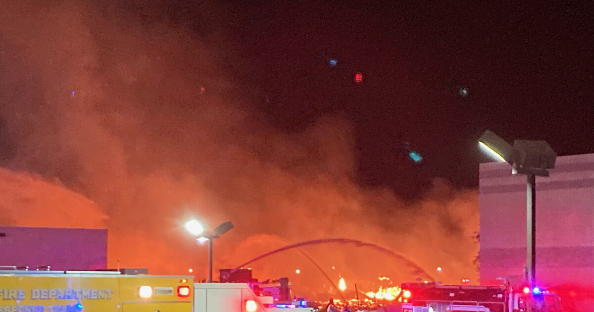 Two hurt in third-alarm apartment fire in north Phoenix