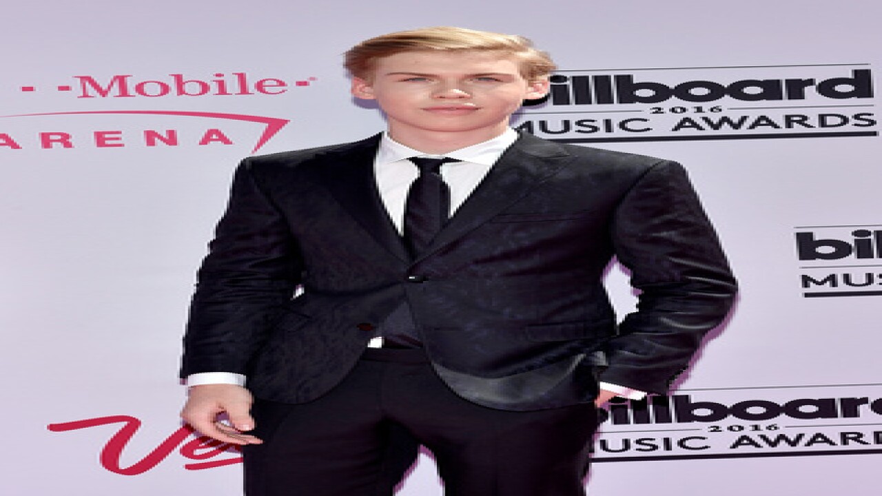 See best, worst looks from BBMA magenta carpet