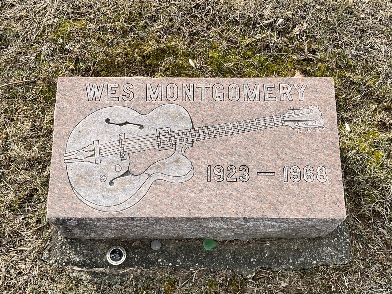 wes montgomery grave.jpg