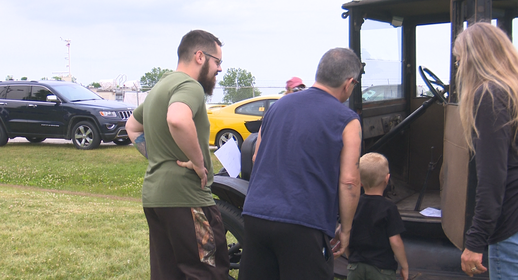 Dads celebrate Father's Day at Kewaunee car show