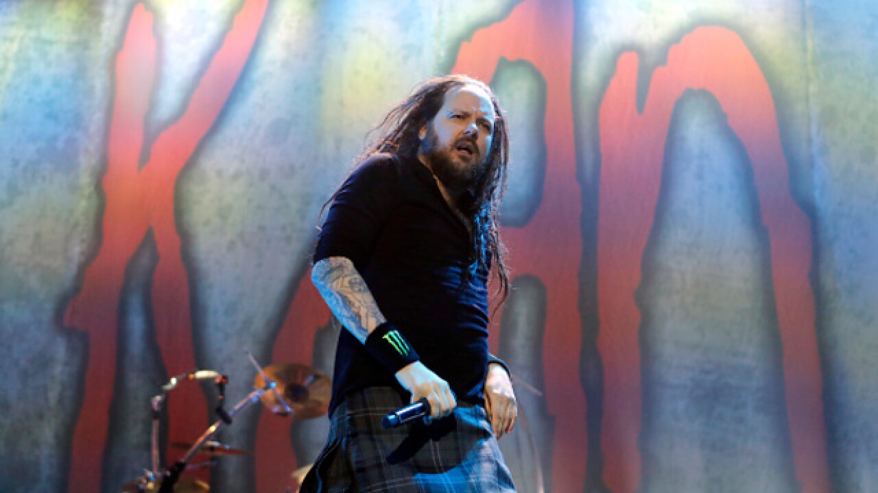Tmz Wife Of Korn S Lead Singer Jonathan Davis Reported Dead
