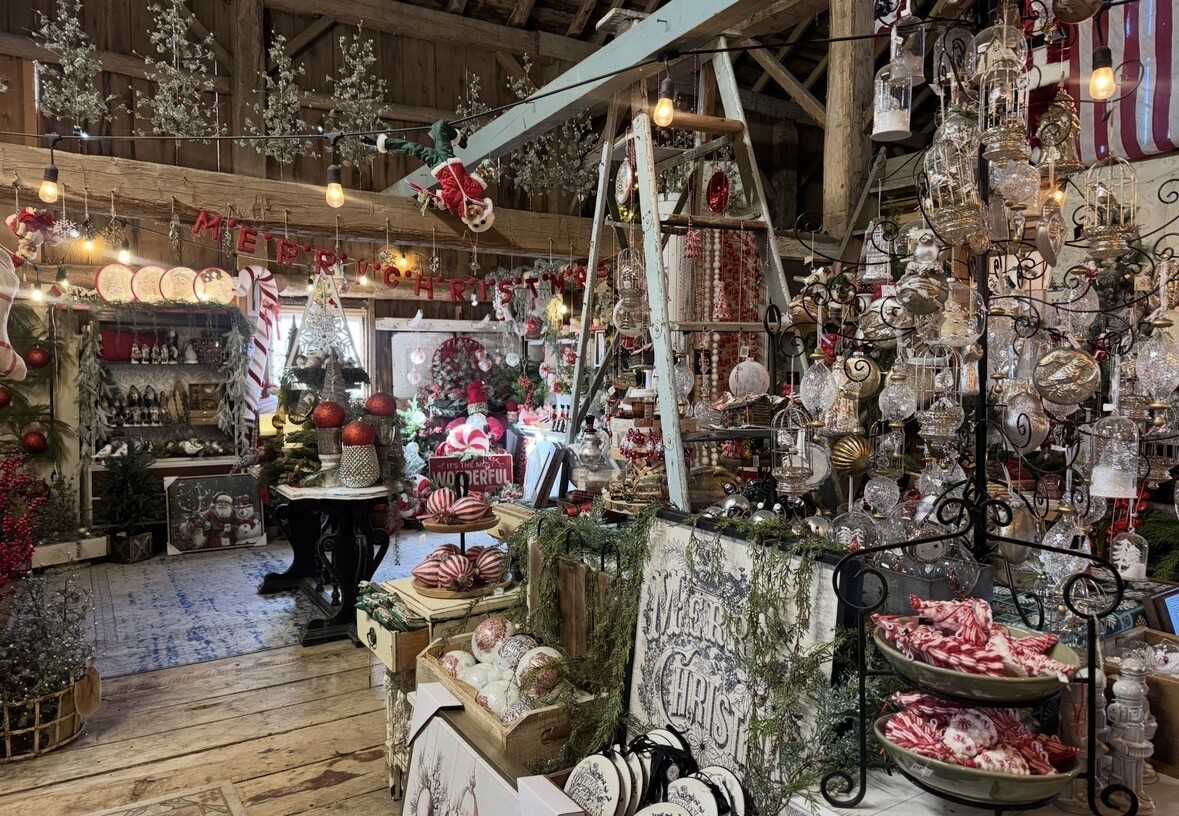 MAGICAL CHRISTMAS IN THE BARN