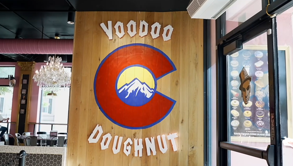 ‘Hexing’ the VGK? Denver donut shop leans into Vegas’ villain reputation for WCF
