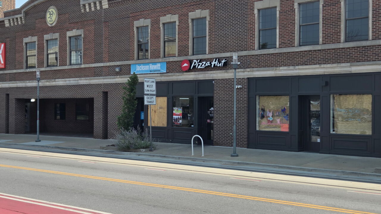 Shooting_Pizza Hut on Main.jpg