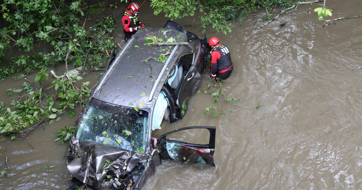 IFD pulls car from creek on city’s north side
