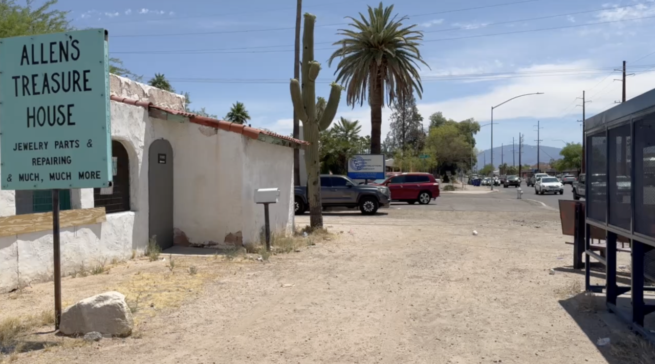 Allen's Treasure House parking space