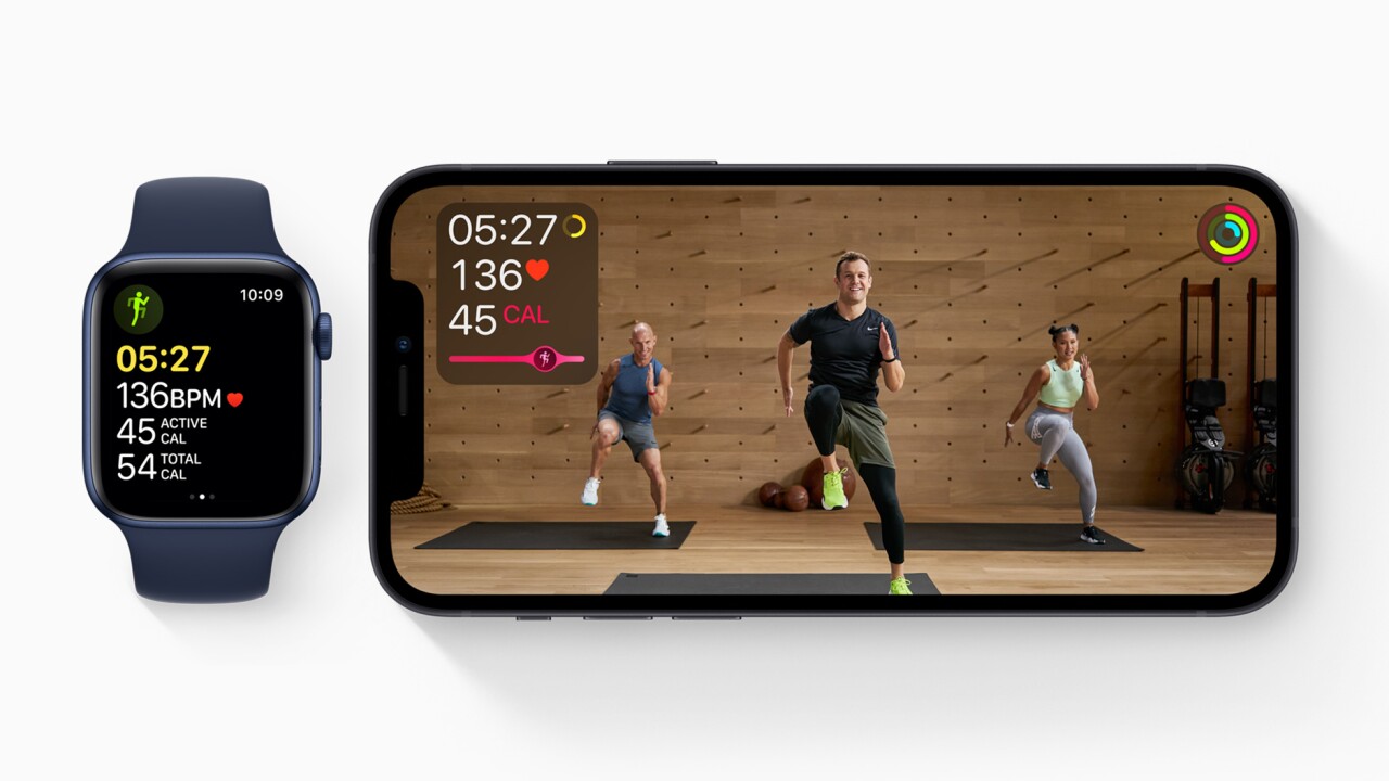 apple_fitness-plus-launch_applewatch-iphone12_12082020.jpg