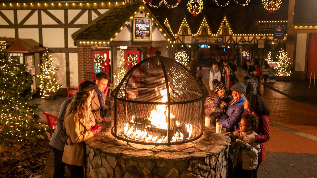 christmas town busch gardens williamsburg 2020 Busch Gardens Williamsburg S Christmas Town Featuring New Highlights For 2019 christmas town busch gardens williamsburg 2020