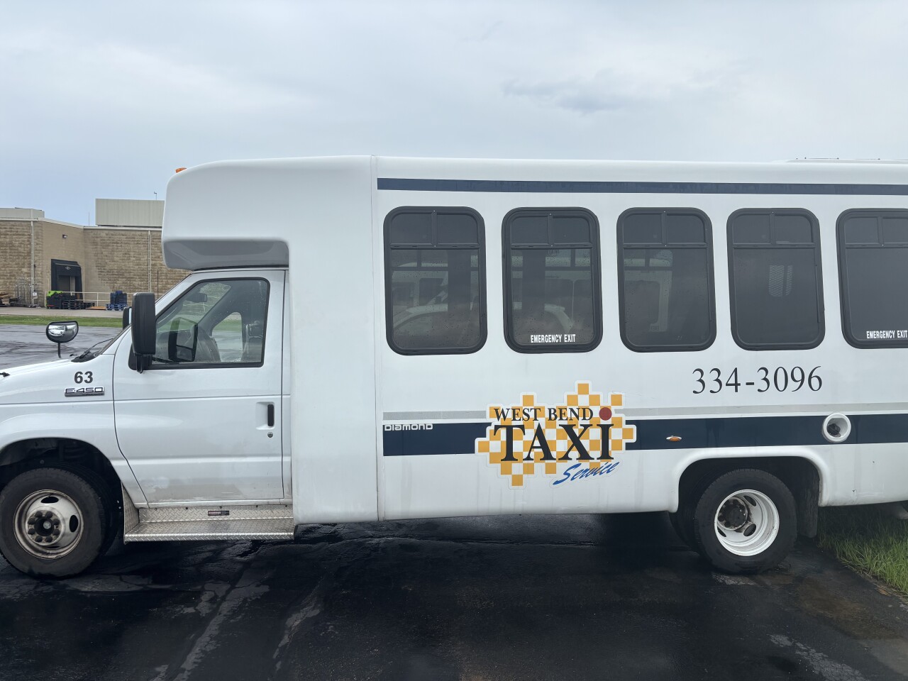 West Bend couple living with disabilities frustrated with pickup delays from the city's taxi service