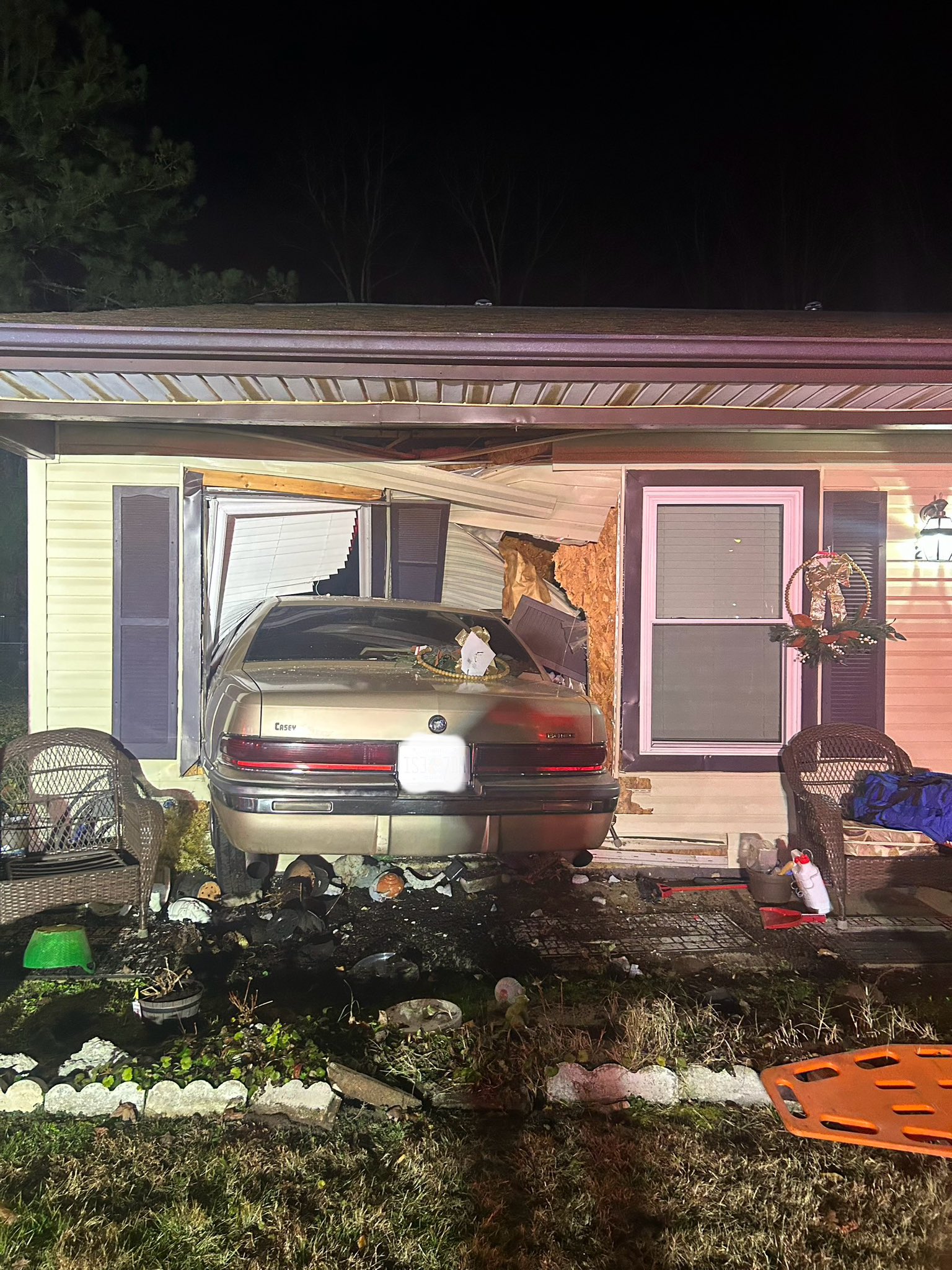 SUFFOLK CAR IN HOUSE.jpg