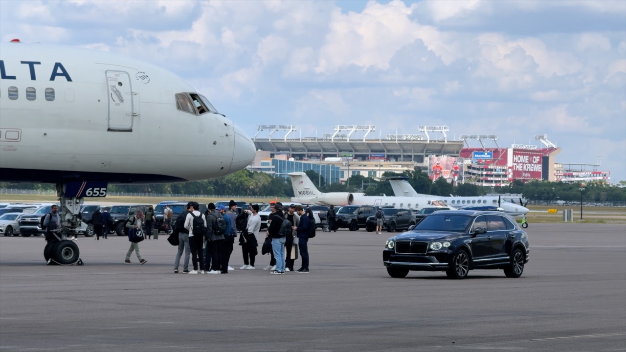 Bolts return home following comeback win in Game 4