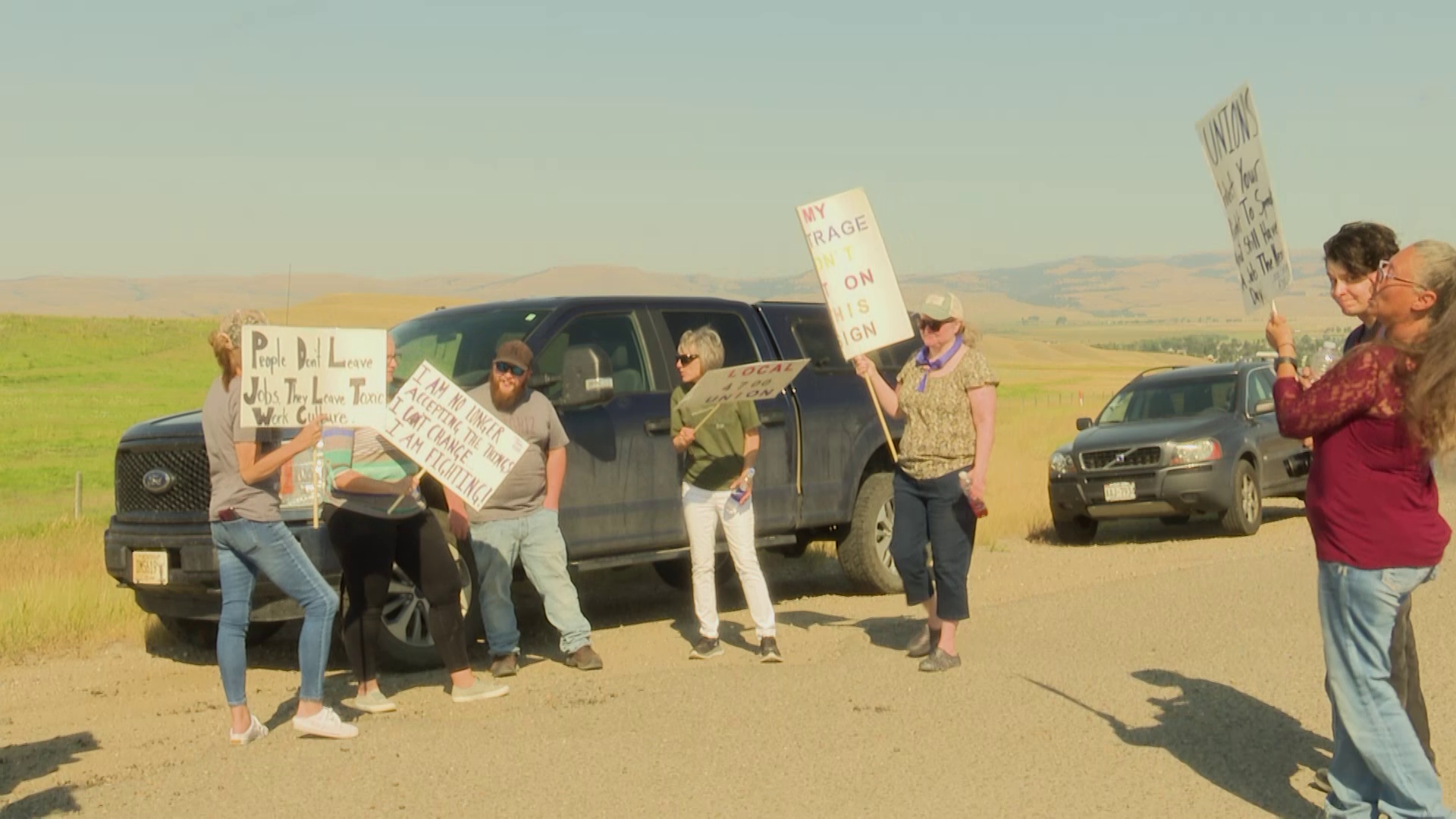 Montana State Prison employees picket working conditions