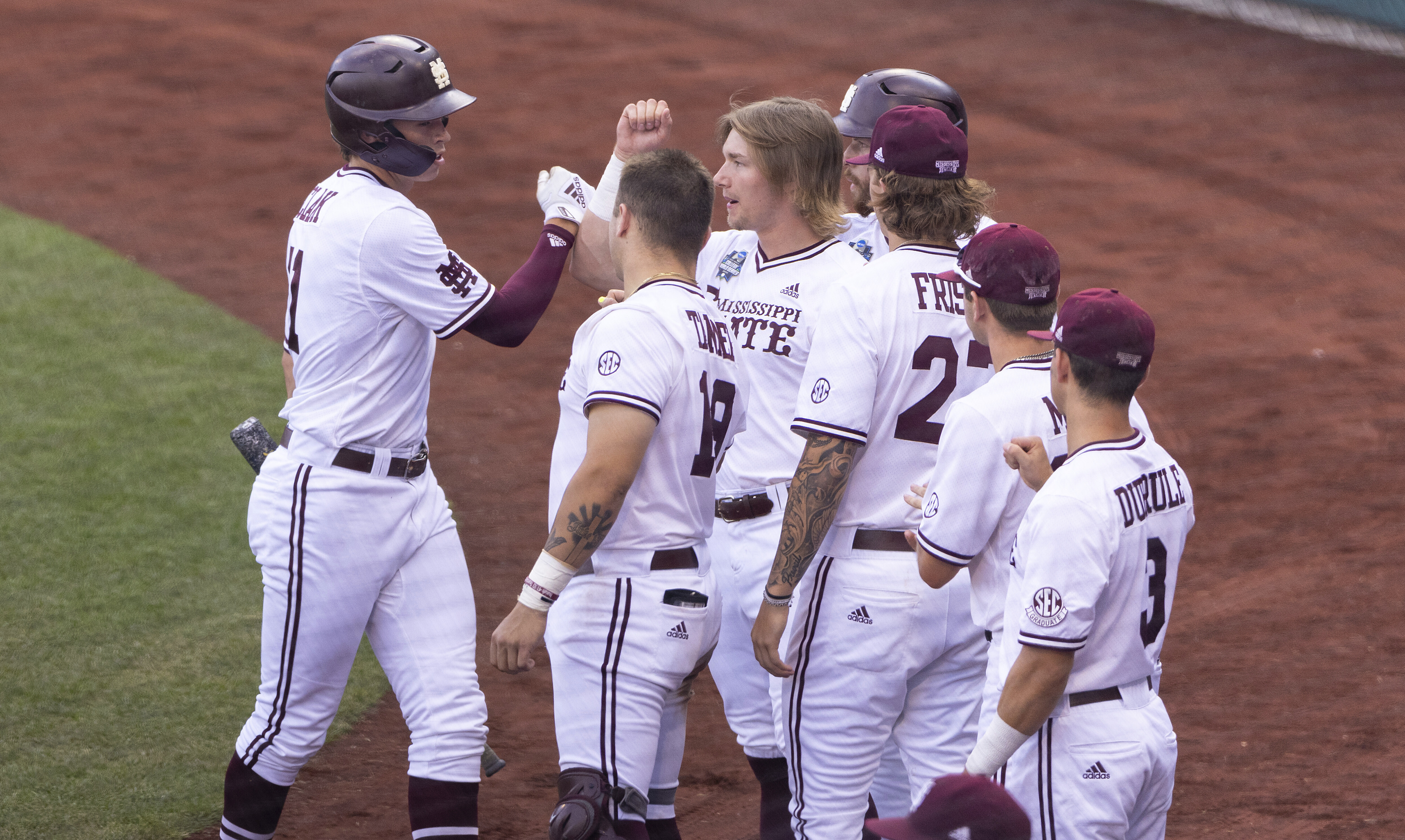 CWS Mississippi St Texas Baseball