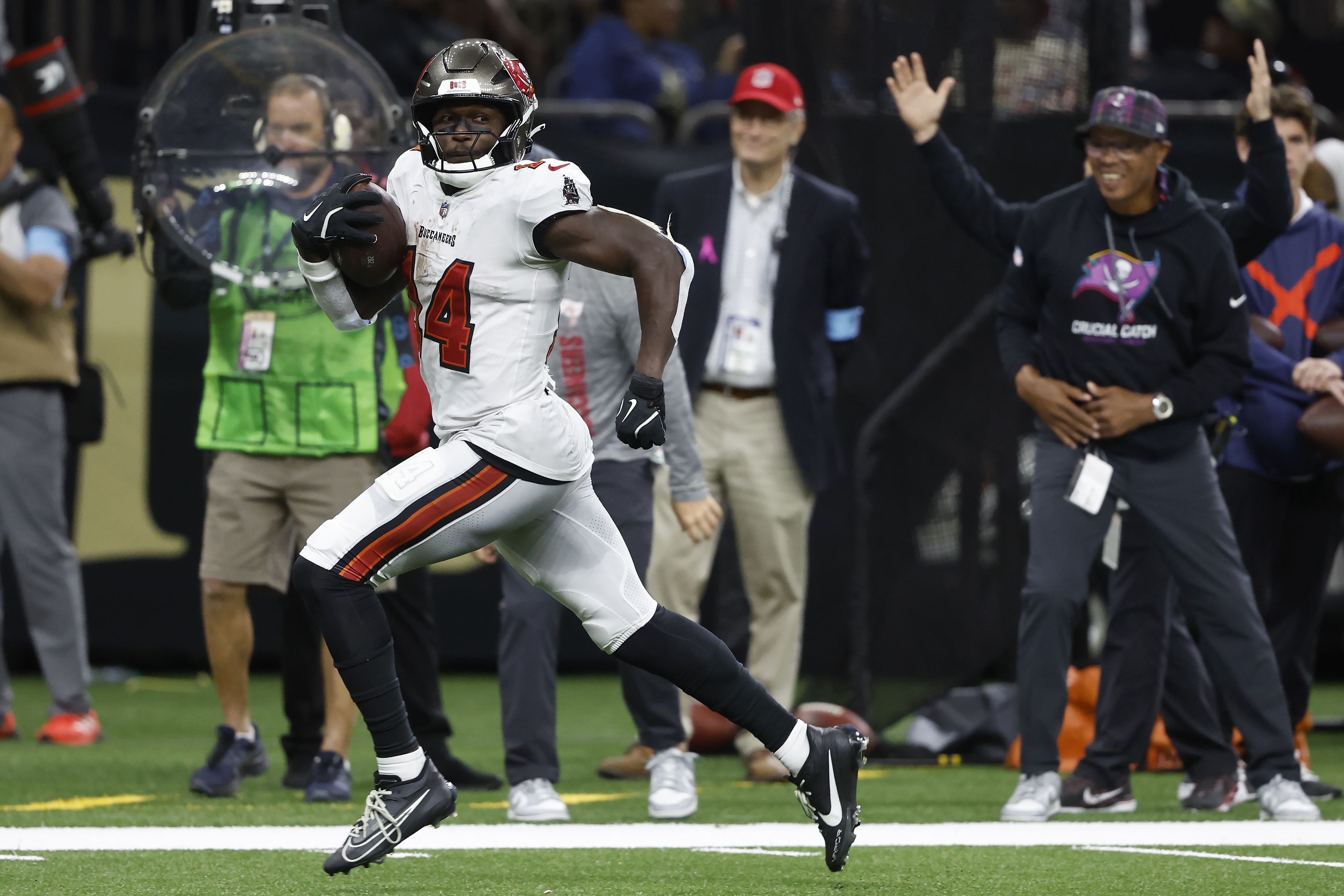 Buccaneers Saints Football 