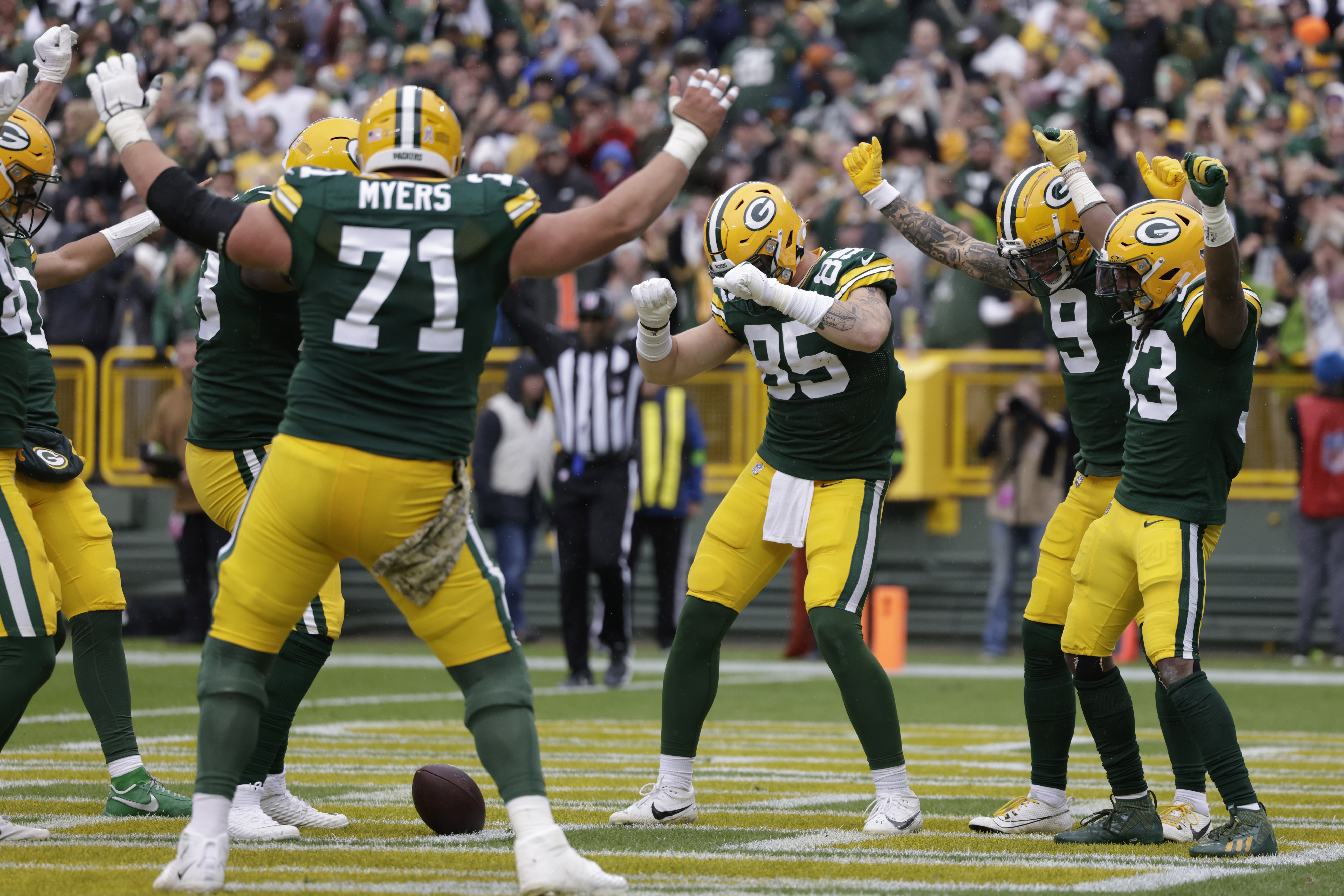 Rams Packers Football